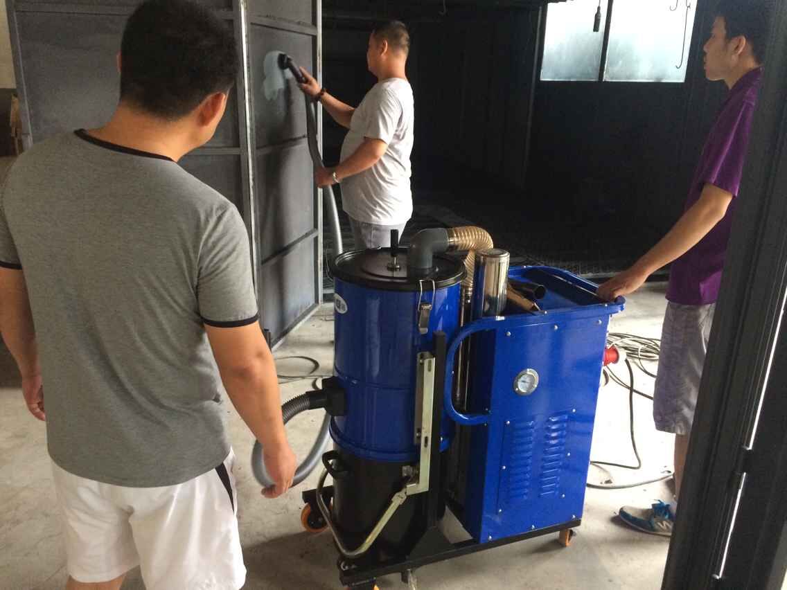 打磨車間該如何選擇工業(yè)吸塵器呢？85